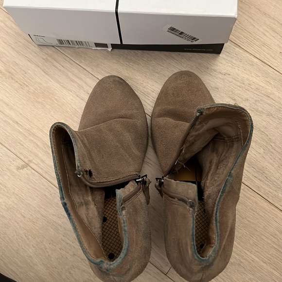 Dolce Vita taupe suede wedge bootie - size 7 - Picture 8 of 8